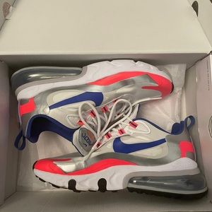 Nike Air Max 270 Tennis Shoes
